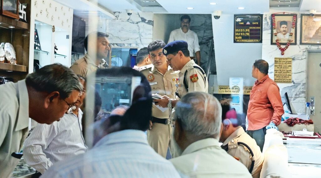 Theft Case Reported in Busy Market Area